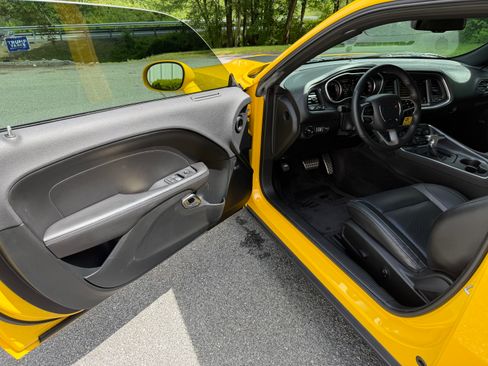 Used 2018 Dodge Challenger R/T Plus RWD image 15