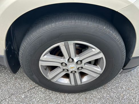 Used 2015 Chevrolet Traverse LT FWD image 8