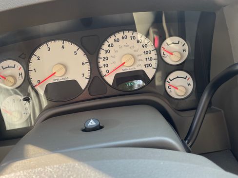 Used 2007 Dodge Ram 1500 Truck SLT image 13