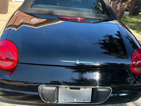 Used 2005 Ford Thunderbird Deluxe image 5