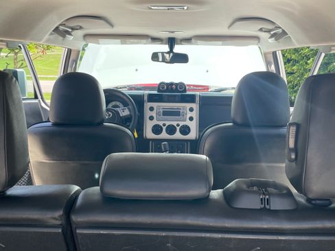 Used 2011 Toyota FJ Cruiser 4WD w/ Upgrade Pkg image 18
