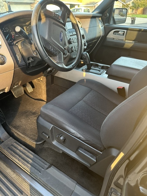 Used 2017 Ford Expedition XLT AWD/4WD image 14