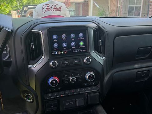 Used 2023 GMC Sierra 2500 Denali w/ Denali Ultimate Package AWD/4WD image 6
