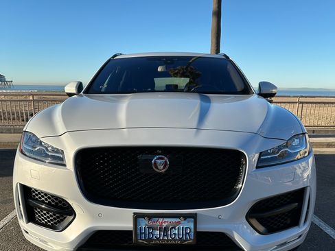 Used 2018 Jaguar F-PACE R-Sport image 6