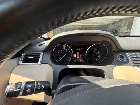 Used 2016 Land Rover Discovery Sport HSE image 11