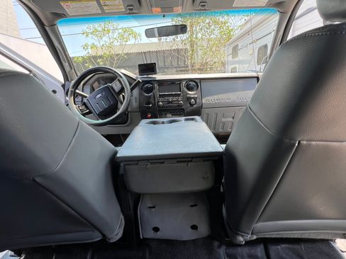 Used 2012 Ford F450 XL w/ Low Deflection Pkg image 8
