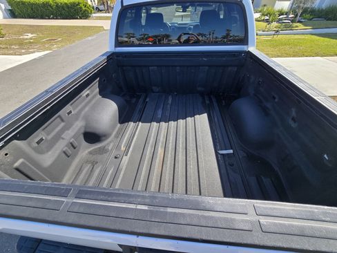 Used 2018 Toyota Tundra SR5 w/ SR5 Upgrade Package image 14