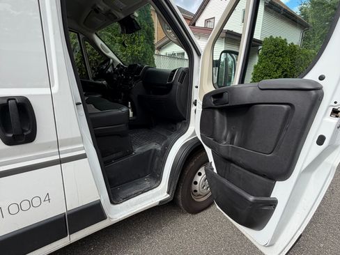 Used 2022 RAM ProMaster 2500 w/ Advanced Safety Group FWD image 8