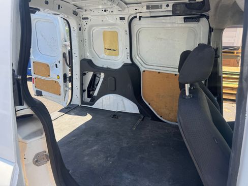 Used 2016 Ford Transit Connect XL FWD image 9