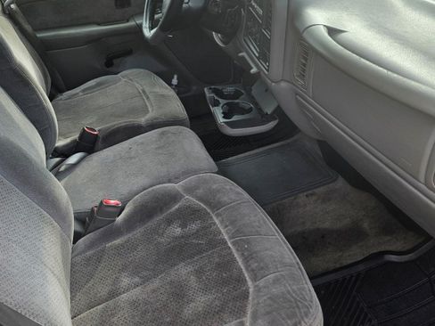 Used 2000 Chevrolet Silverado 1500 LS image 10