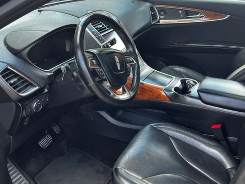 Used 2020 Lincoln Nautilus Reserve w/ Equipment Group 201A image 13