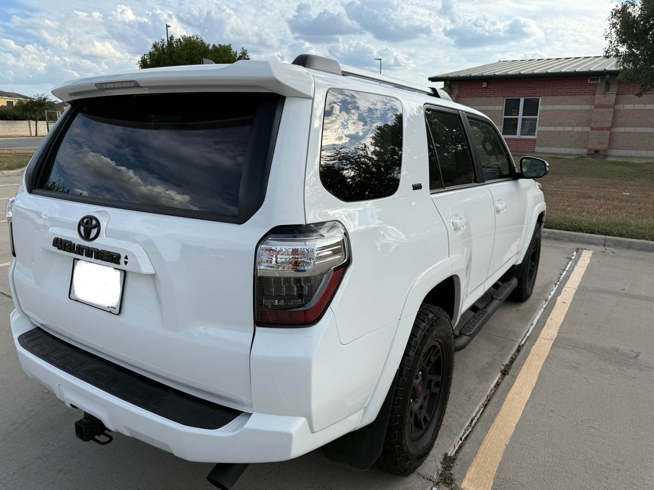 Used 2023 Toyota 4Runner SR5 Premium w/ Moonroof Package AWD/4WD image 6