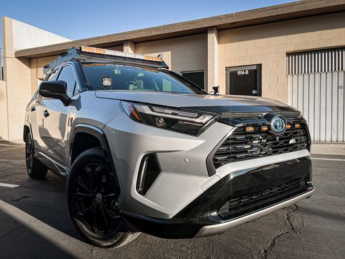Used 2022 Toyota RAV4 XSE AWD/4WD image 4