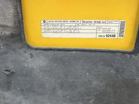 Used 2009 Jeep Wrangler Unlimited Rubicon w/ Dual Top Group image 27