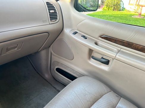 Used 2000 Ford Explorer Limited image 9