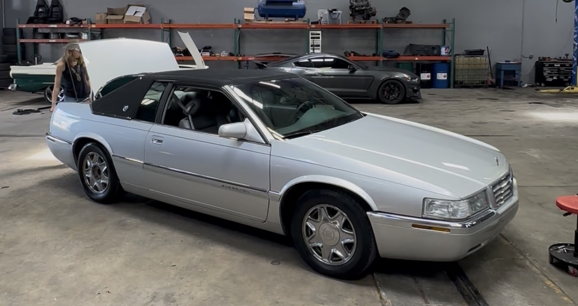 Used 1999 Cadillac Eldorado w/ Comfort/Convenience Pkg FWD image 1