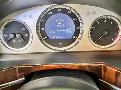 Used 2012 Mercedes-Benz GLK 350 2WD image 2