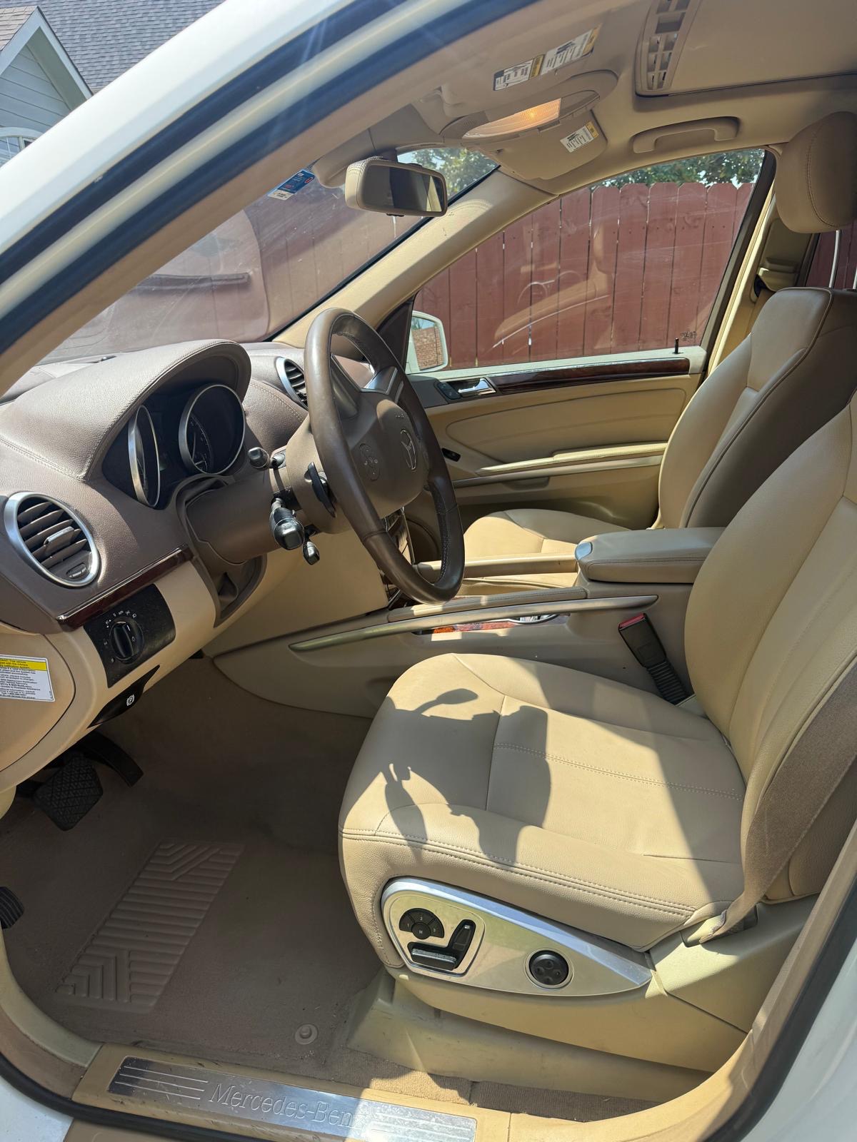 Used 2012 Mercedes-Benz GL 450 4MATIC image 2