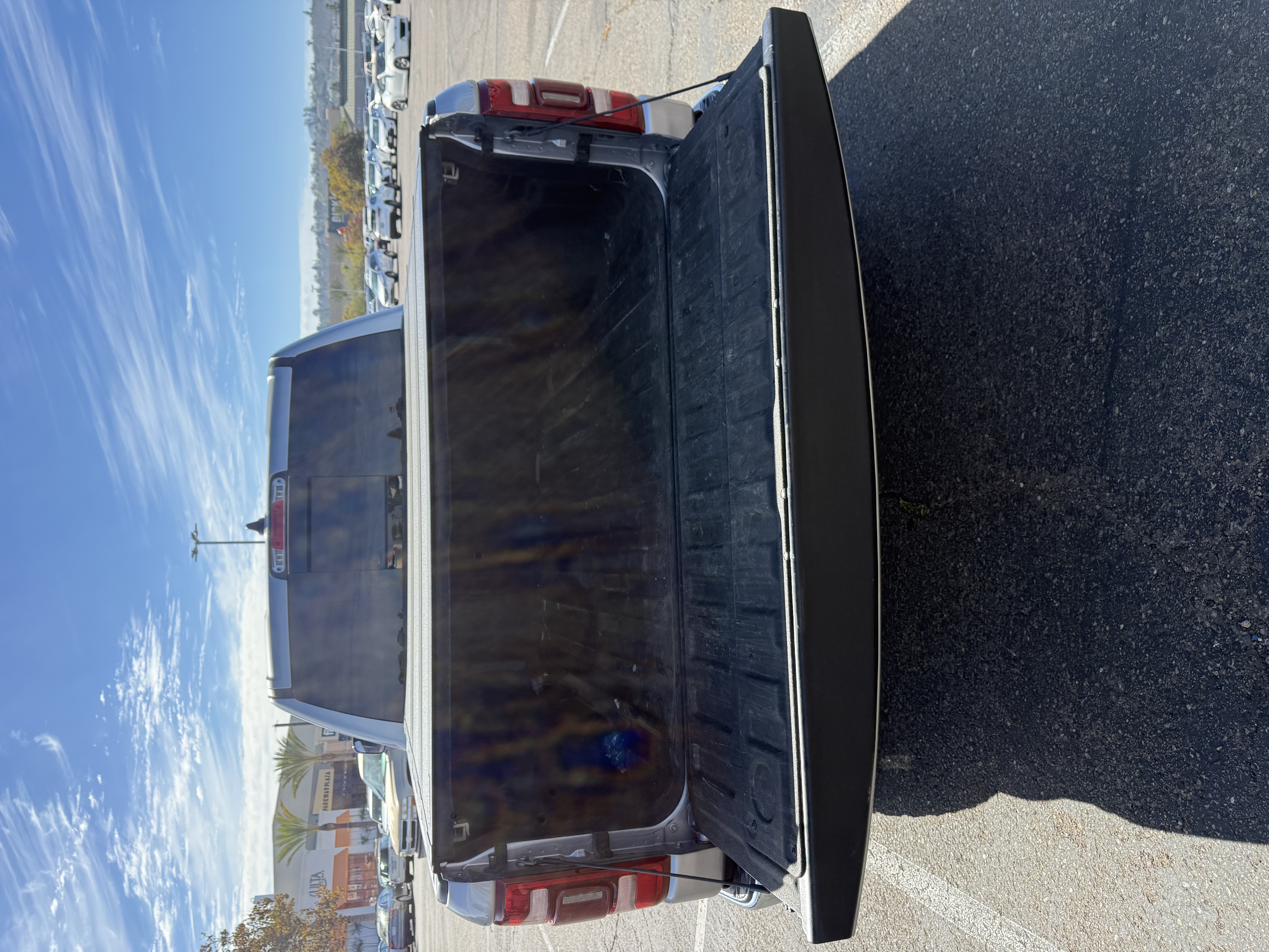 Used 2022 RAM 1500 Laramie AWD/4WD image 9