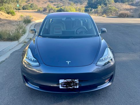 Used 2018 Tesla Model 3 Mid Range RWD image 8