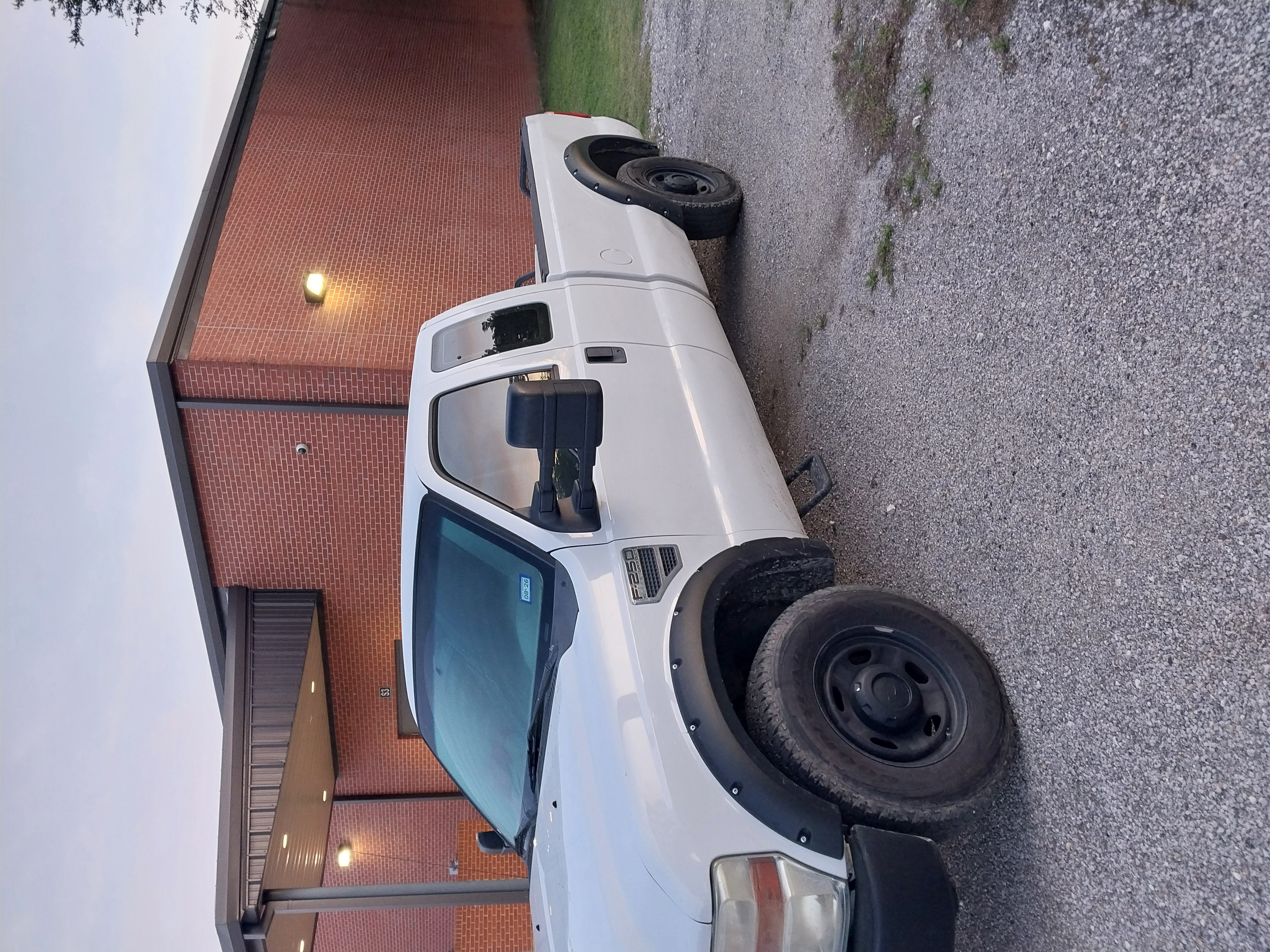 Used 2010 Ford F250 XL RWD image 1