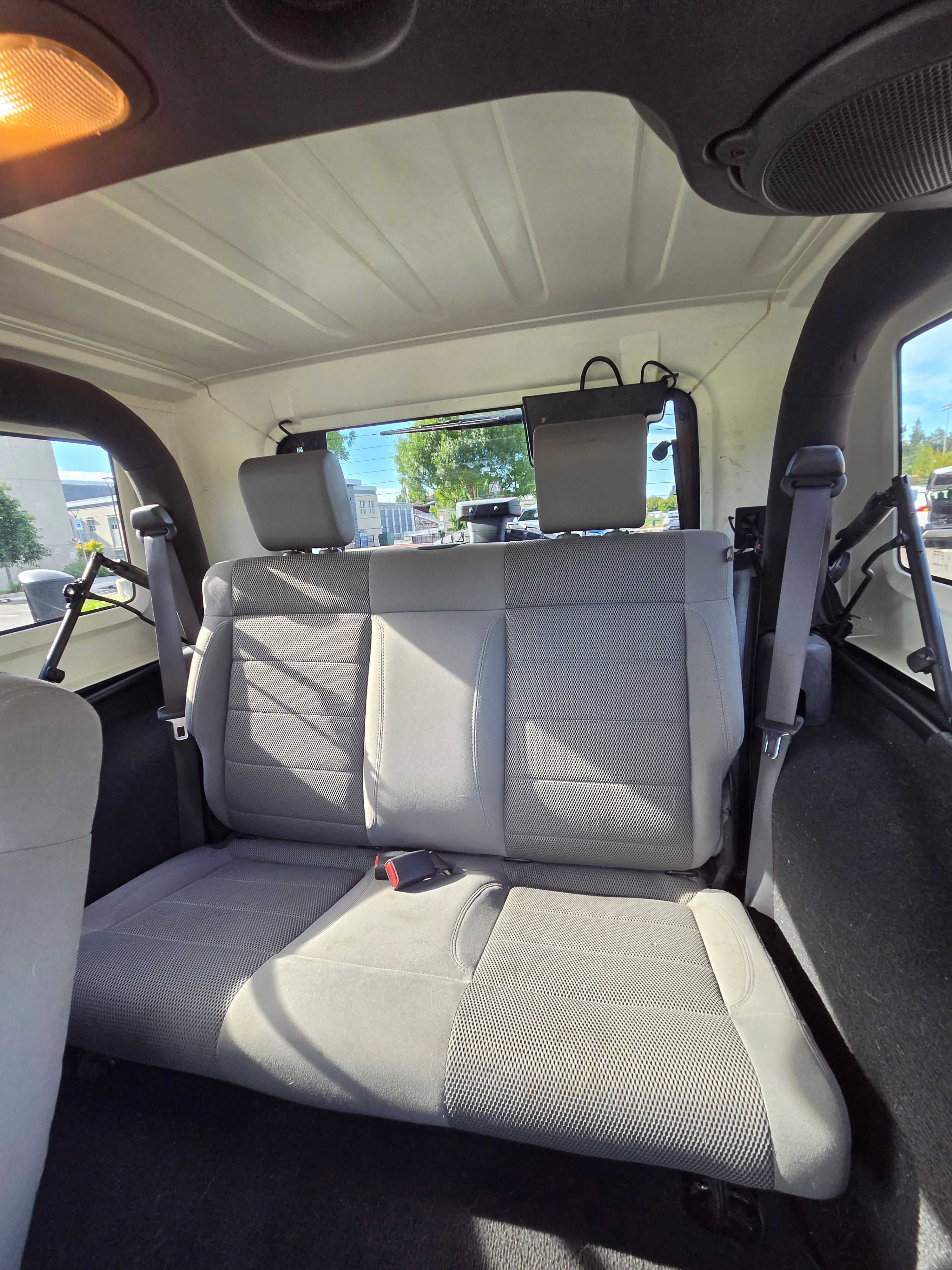 Used 2007 Jeep Wrangler Sahara w/ Dual Top Group AWD/4WD image 17