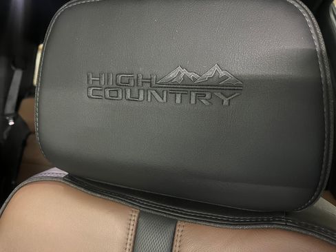 Used 2020 Chevrolet Silverado 1500 High Country w/ Technology Package image 12