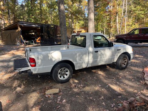 Used 2011 Ford Ranger XL image 2