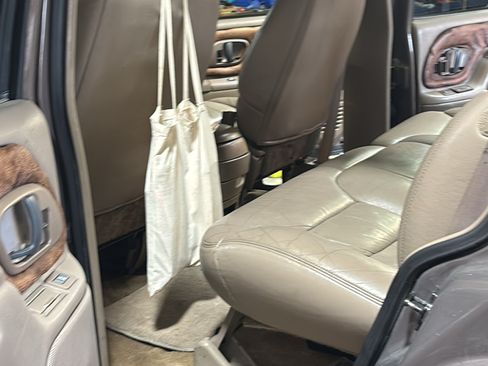 Used 1997 GMC Yukon 4WD 4-Door w/ Marketing Opt Pkg 5 image 11