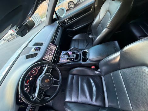 Used 2019 Porsche Cayenne image 9