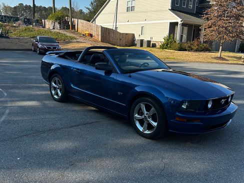 Used 2006 Ford Mustang GT Premium image 16