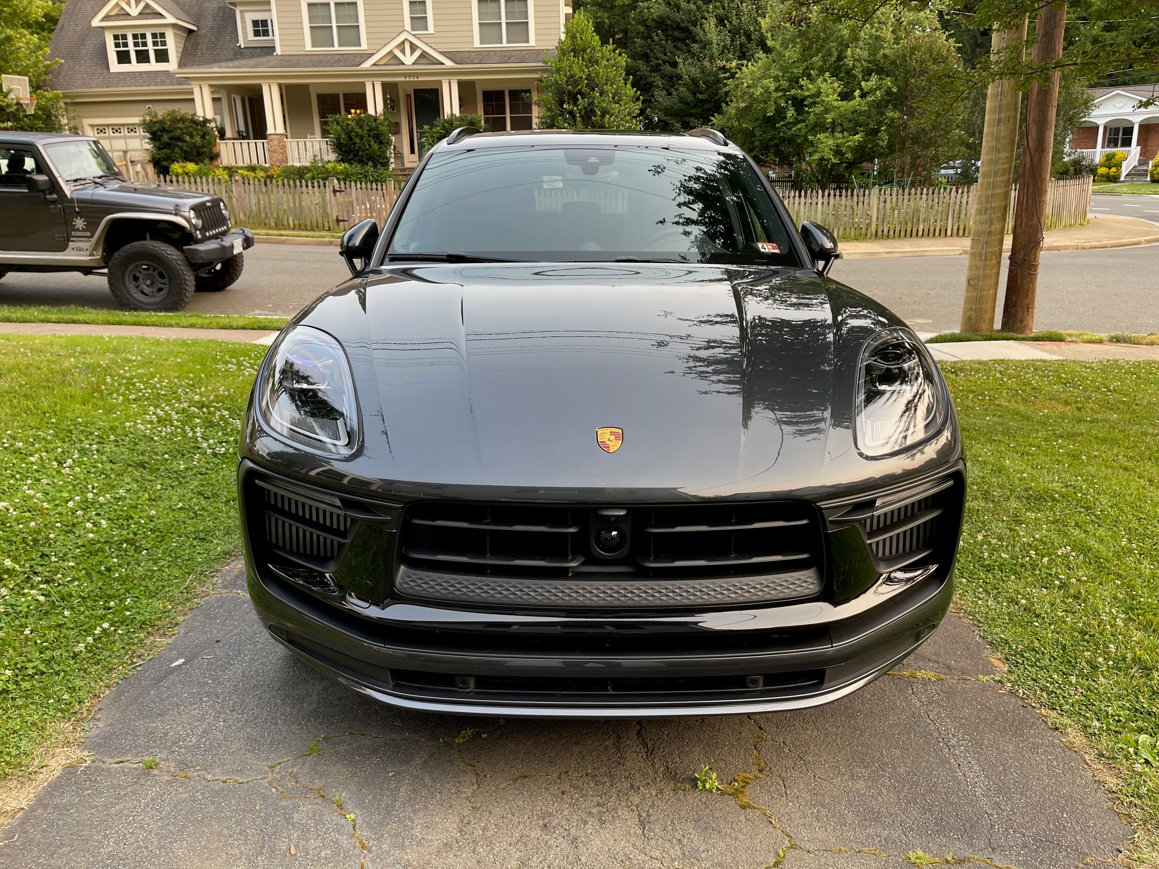 Used 2023 Porsche Macan S AWD/4WD image 1