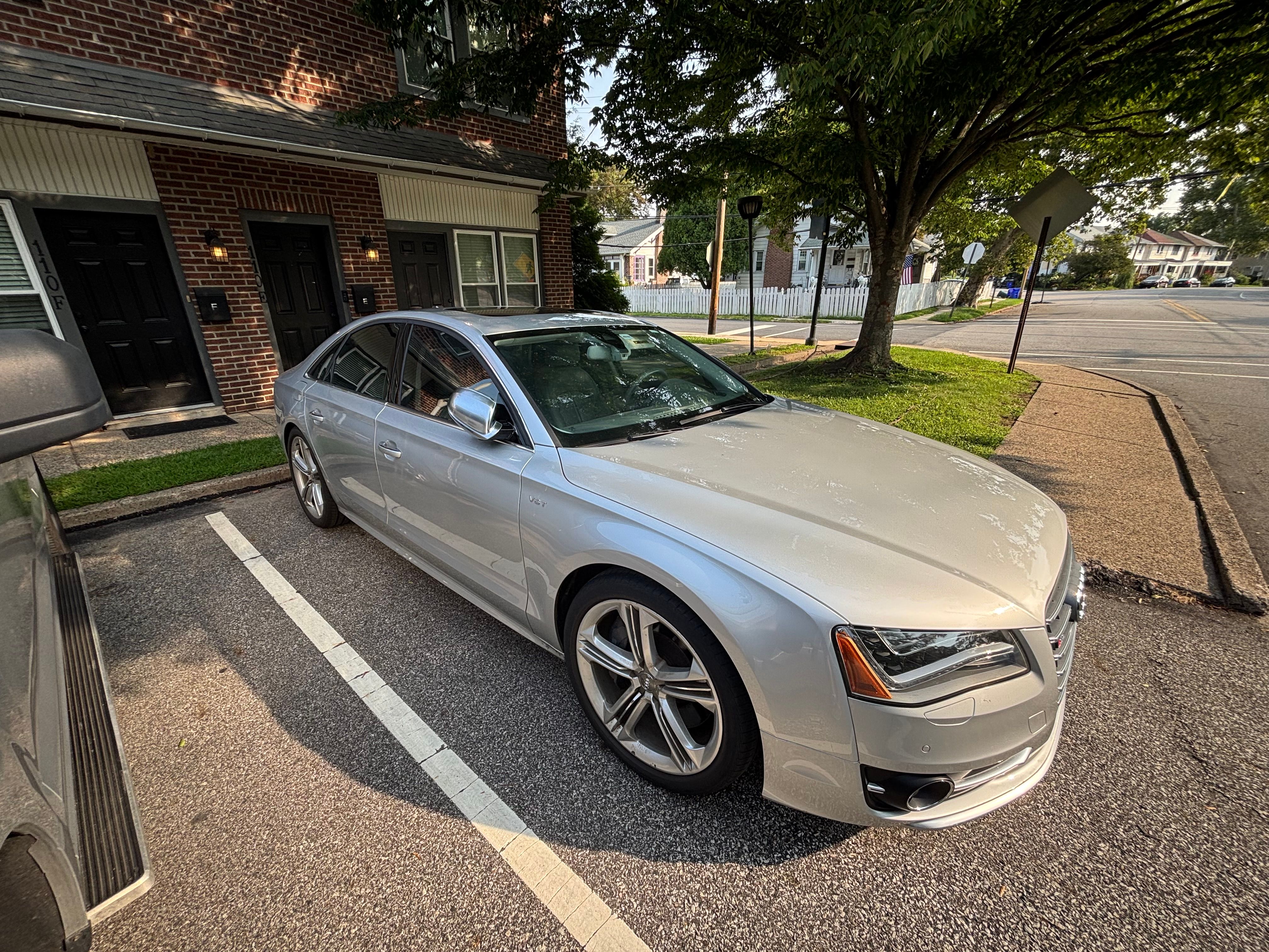 Used 2014 Audi S8 w/ Driver Assistance Package AWD/4WD image 1