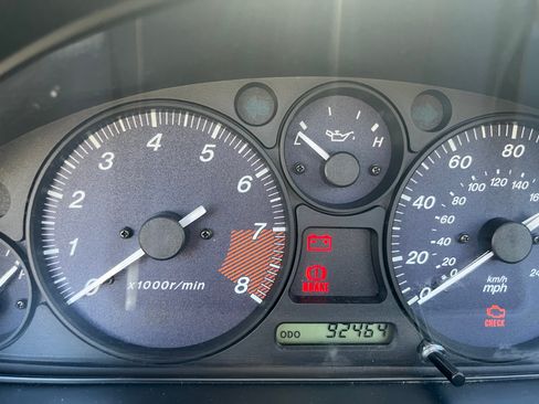Used 2000 MAZDA MX-5 Miata RWD image 8