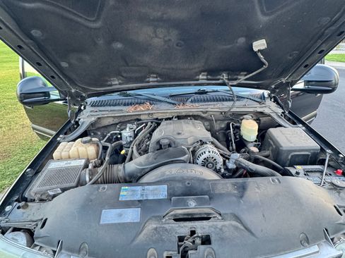 Used 2002 Chevrolet Suburban 2500 LT image 14