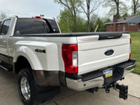 Used 2017 Ford F350 Lariat w/ Lariat Ultimate Package AWD/4WD image 28