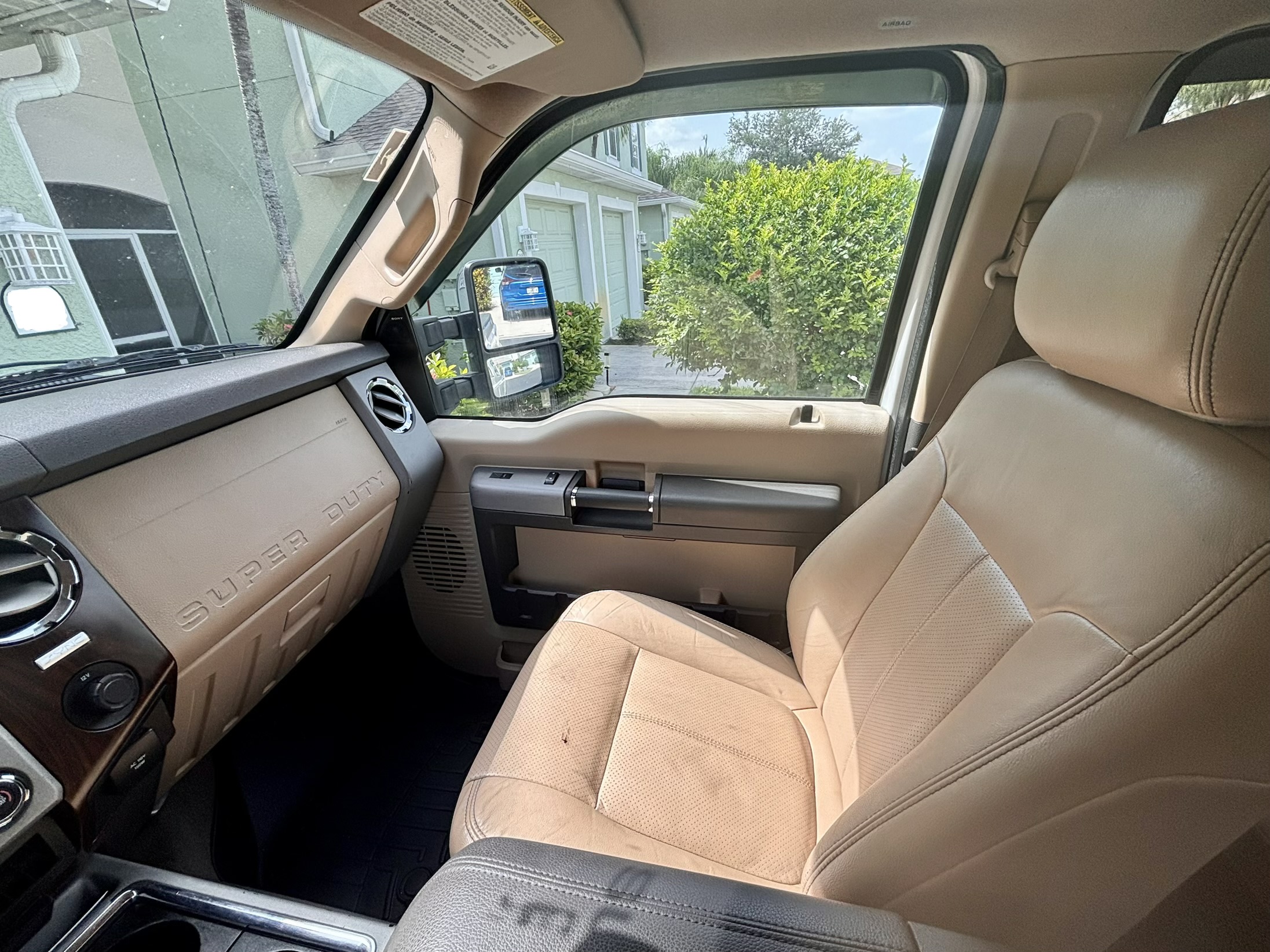 Used 2015 Ford F250 Lariat w/ Lariat Ultimate Package AWD/4WD image 10