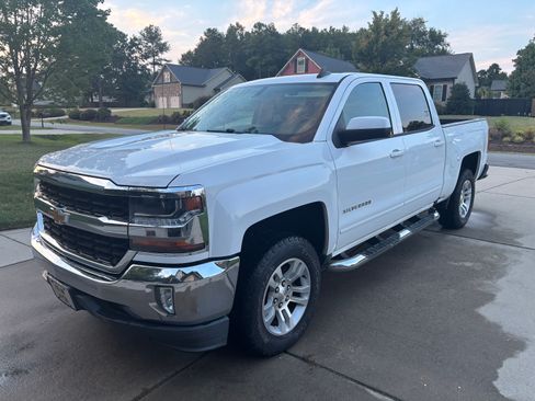 Used 2017 Chevrolet Silverado 1500 LT w/ All Star Edition RWD image 4