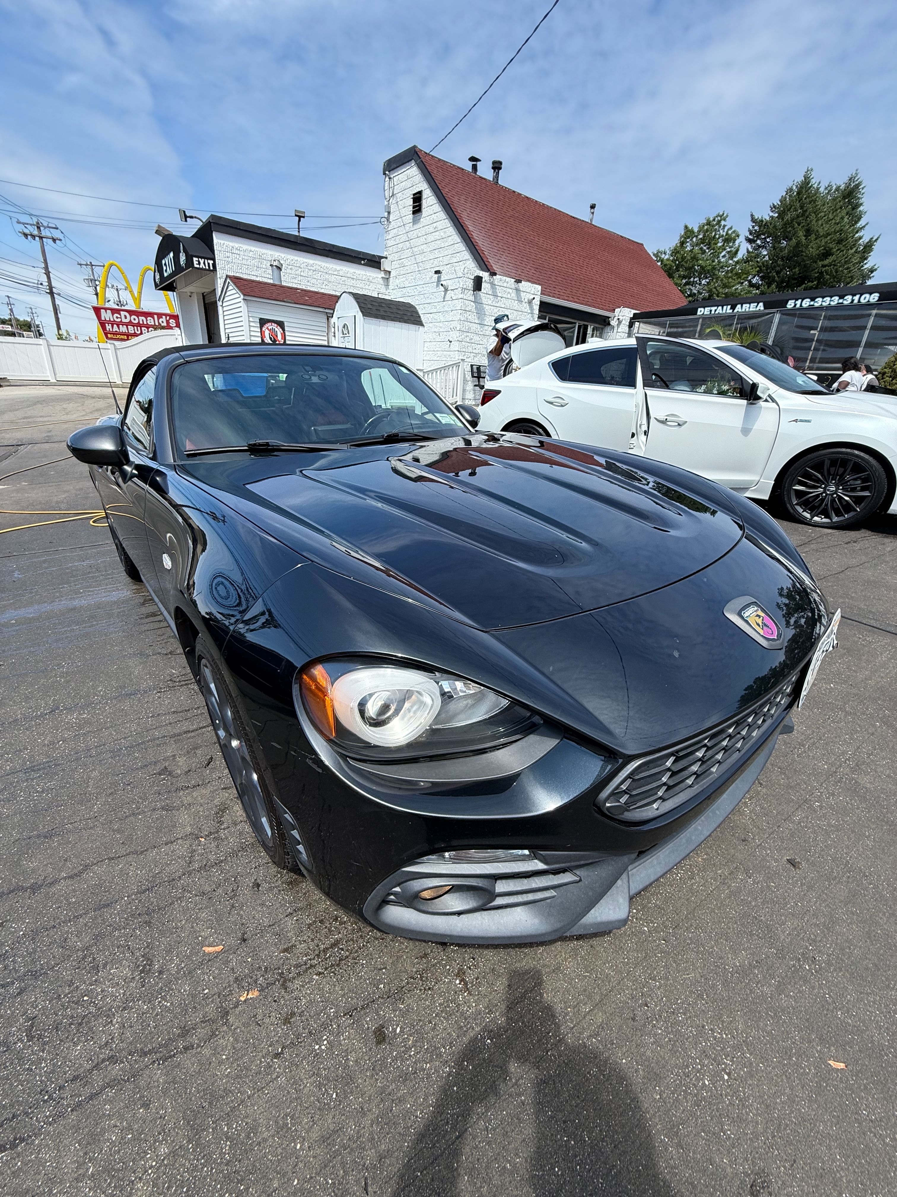 Used 2018 FIAT 124 Spider Abarth RWD image 6