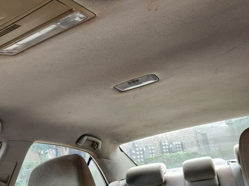 Used 2011 Toyota Camry LE image 10