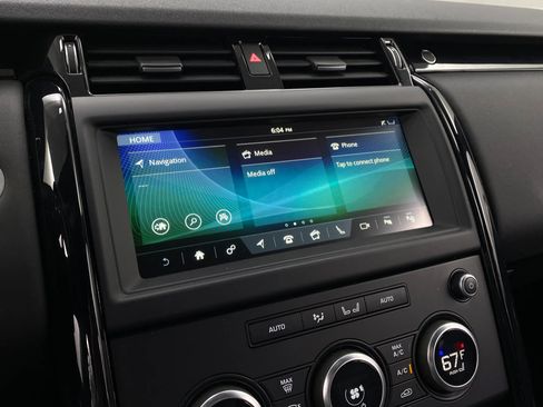 Used 2020 Land Rover Discovery SE image 10