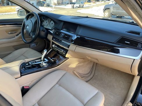 Used 2011 BMW 528i Sedan image 5