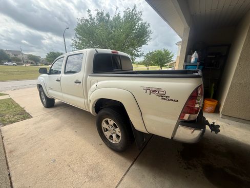 Used 2010 Toyota Tacoma 4x4 Double Cab image 5