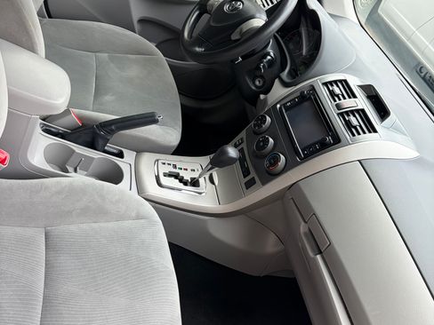 Used 2013 Toyota Corolla LE image 9