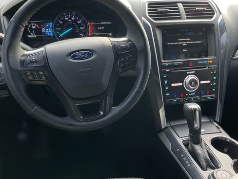 Used 2018 Ford Explorer Sport w/ Equipment Group 401A image 5