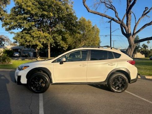 Used 2019 Subaru Crosstrek 2.0i Premium image 2