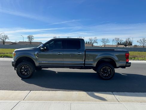 Used 2017 Ford F250 Platinum w/ Platinum Ultimate Package image 12