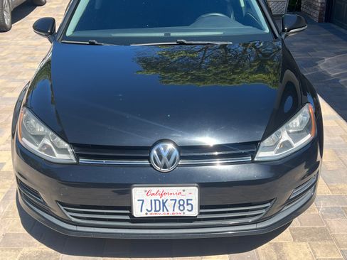 Used 2015 Volkswagen Golf S image 2