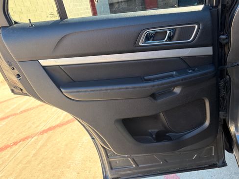 Used 2016 Ford Explorer XLT w/ Equipment Group 202A image 13