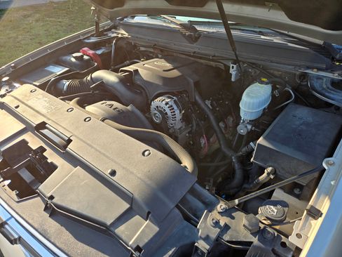 Used 2007 Chevrolet Suburban 2500 LT w/ LT Preferred Equipment Group image 28